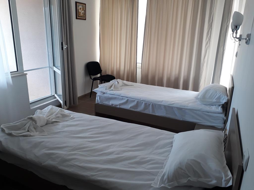 Siana House Hotel Ravda Buitenkant foto